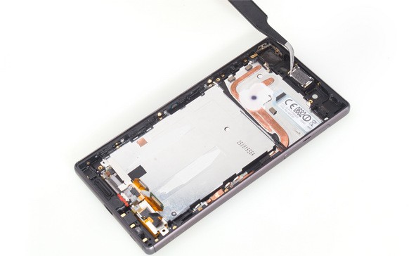 Removing earpiece from Xperia z5