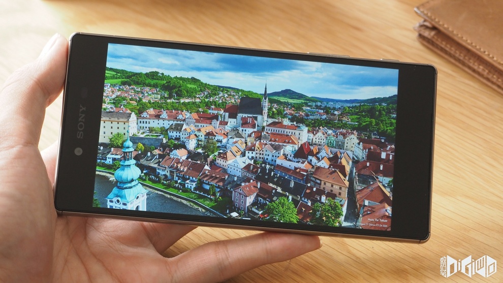 Xperia Z5 Premium 4K Display screen