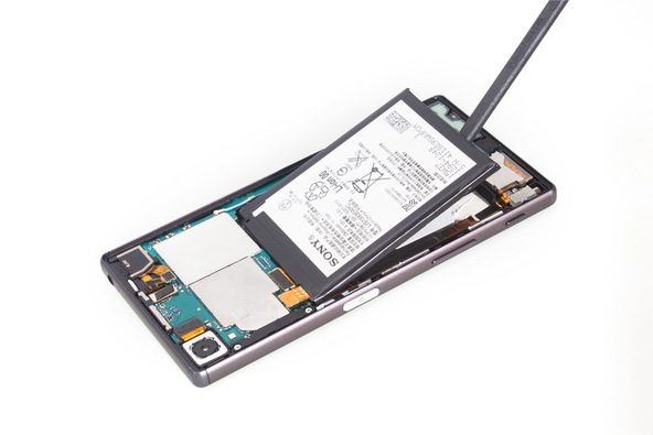 Release the battery connector on Xperia Z5