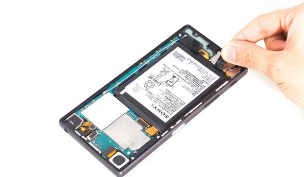 How to remove Xperia Z5 battery