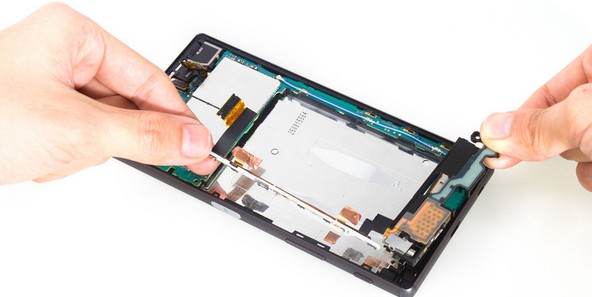 Removing main flex of Xperia Z5