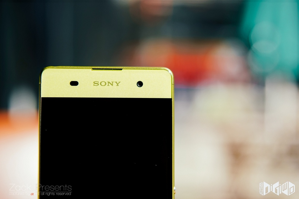 Xperia XA in Lime Gold Color
