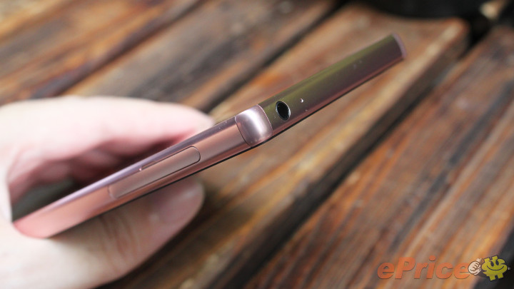 Xperia Z5 Premium Hands on pics in Pink