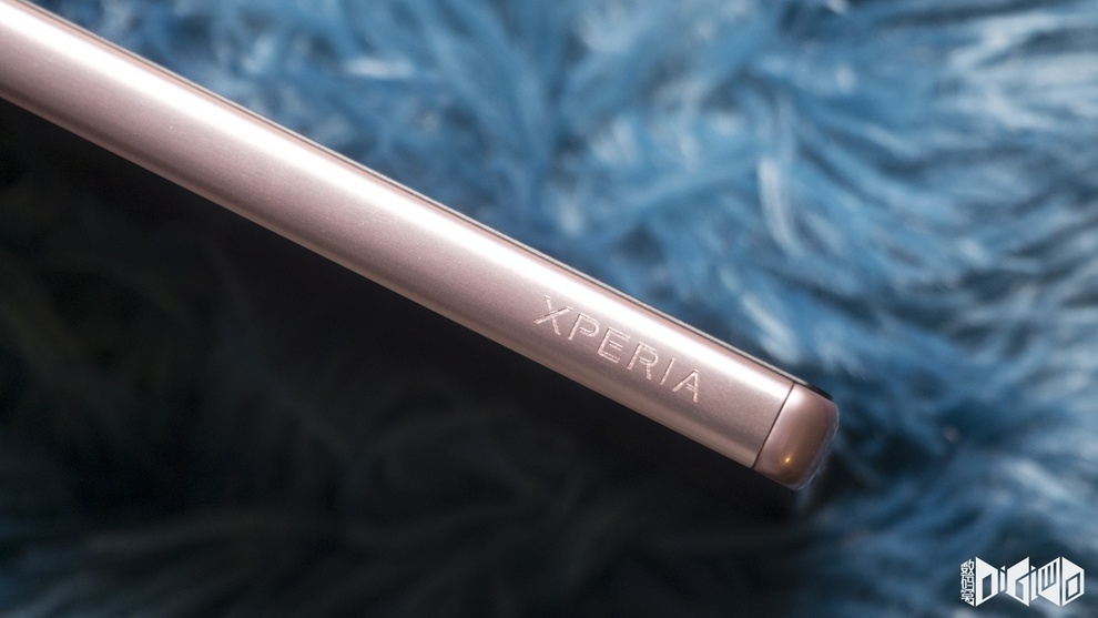 Hands on Pink Xperia Z5 Premium Dual